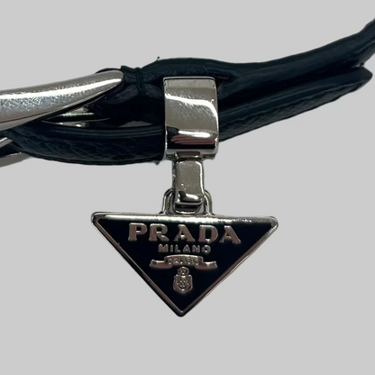 PRADA Bracciale sottile in pelle saffiano nero