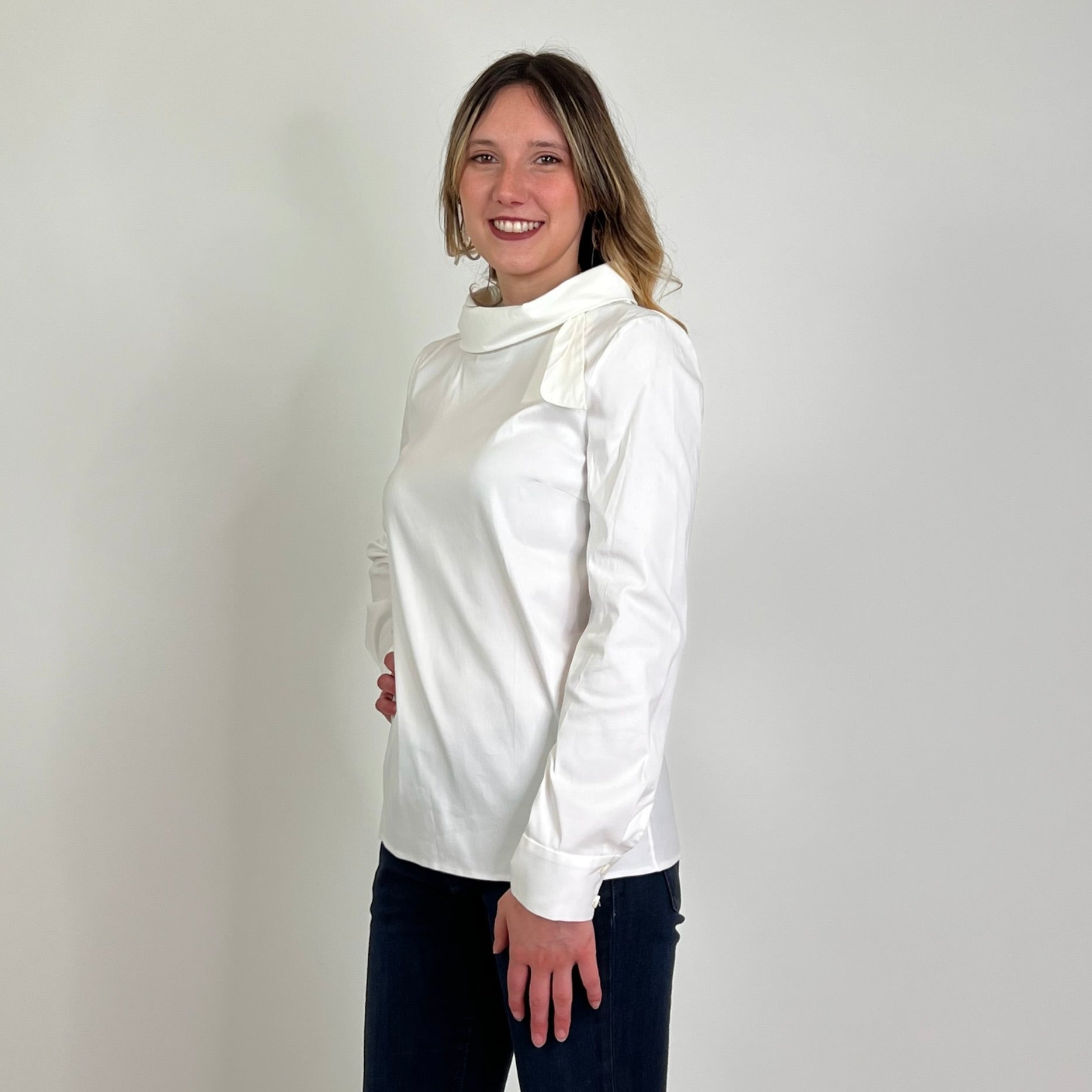 PRADA Camicia bianca collo ad anello con nodo