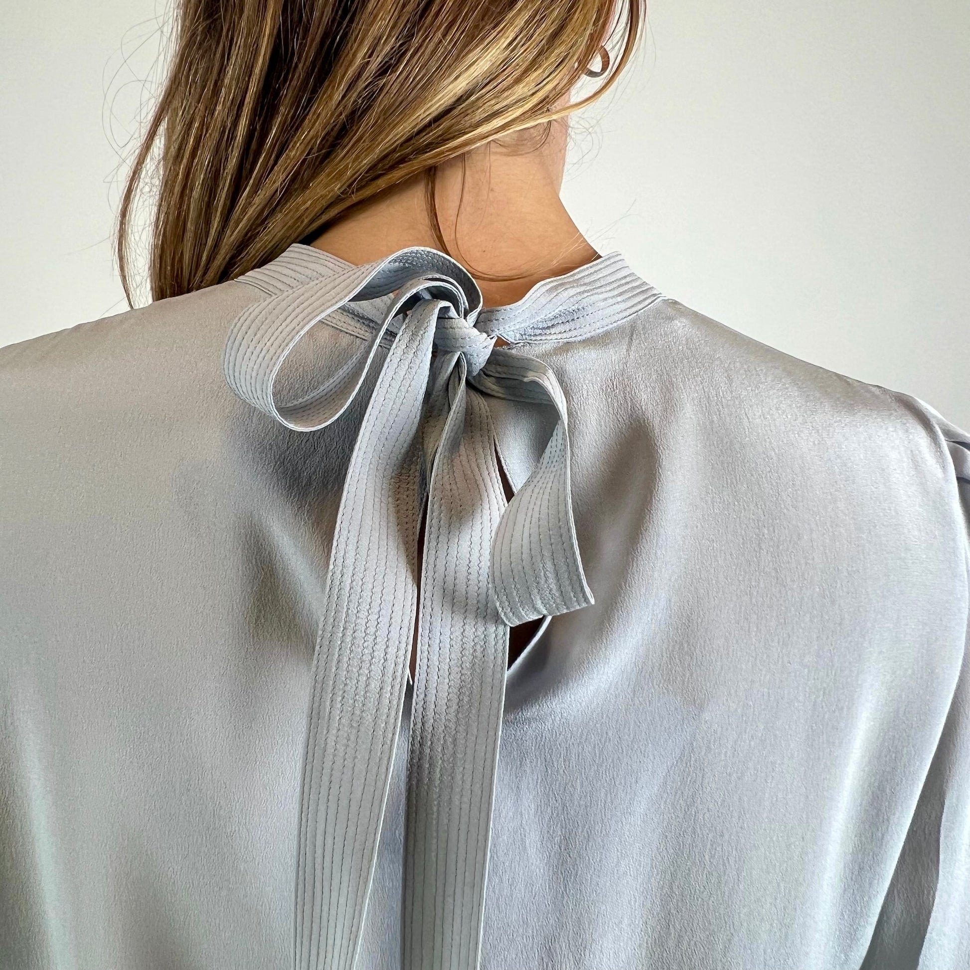 PRADA Camicia in seta azzurro polvere 