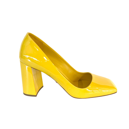 Scarpa décolleté in vernice giallo limone, punta quadrata e tacco grosso alto 