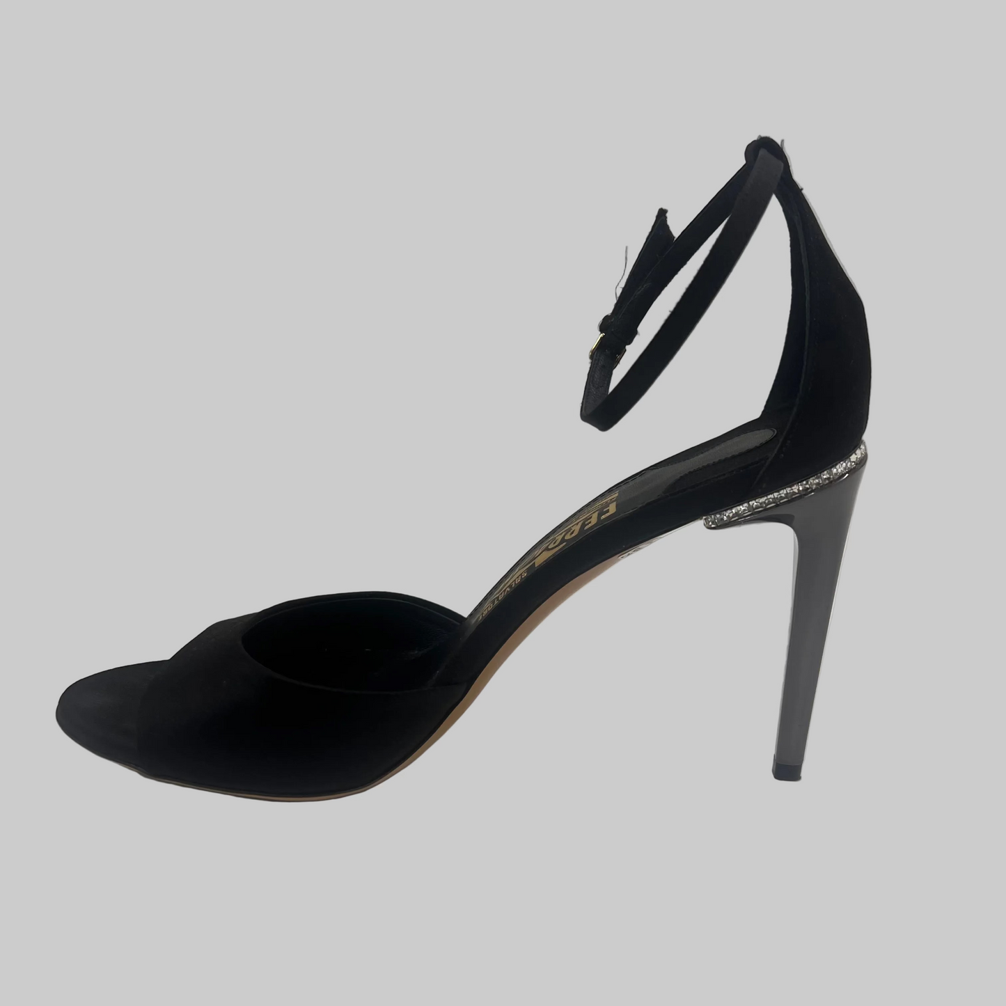 SALVATORE FERRAGAMO Sandalo in raso nero con strass