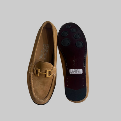 SALVATORE FERRAGAMO Scarpa mocassino in pelle suede cammello