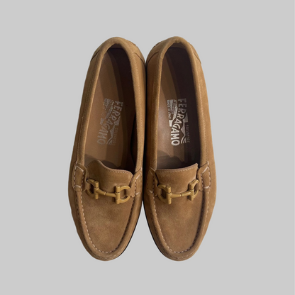SALVATORE FERRAGAMO Scarpa mocassino in pelle suede cammello