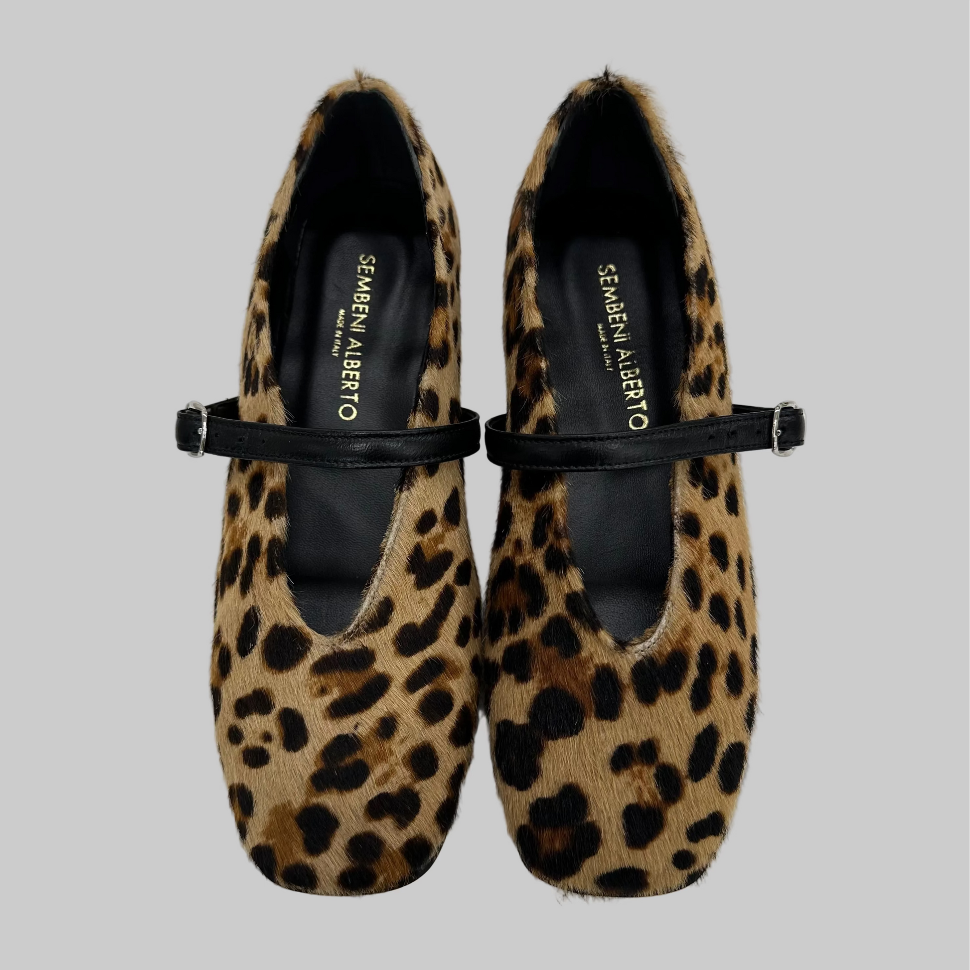 SEMBENI ALBERTO Scarpa ballerina in cavallino maculato con cinturino in pelle nera