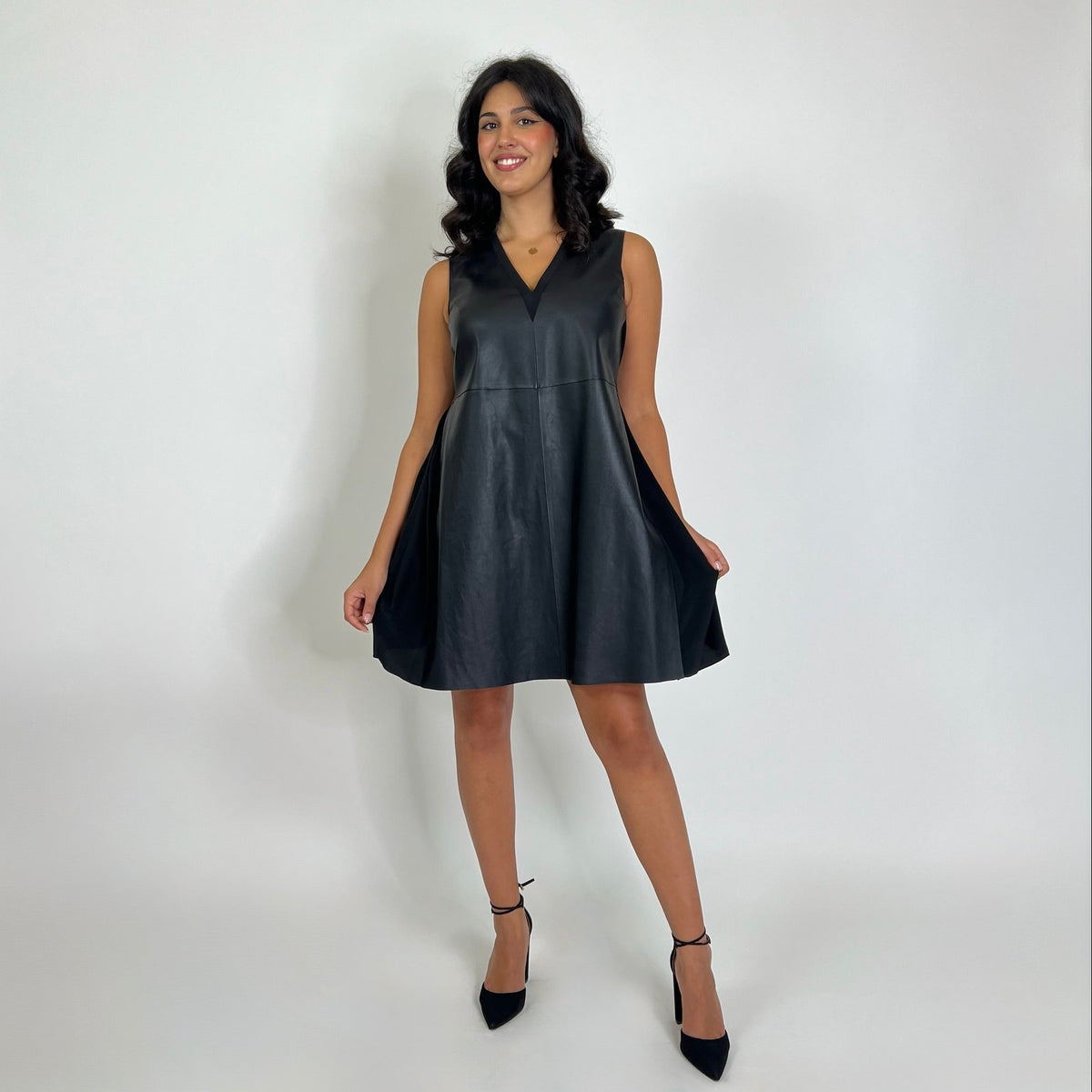 SPORTMAX Abito in pelle di nappa nera e schiena in seta
