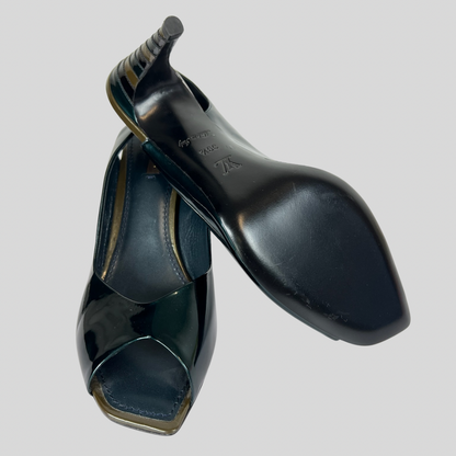 LOUIS VUITTON Scarpa decolté in pelle di vernice verdone