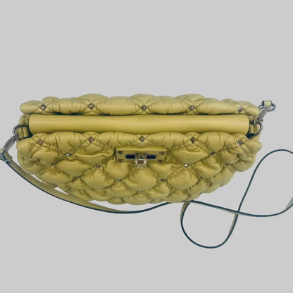 VALENTINO Borsa Spike Me Rockstude gialla 
