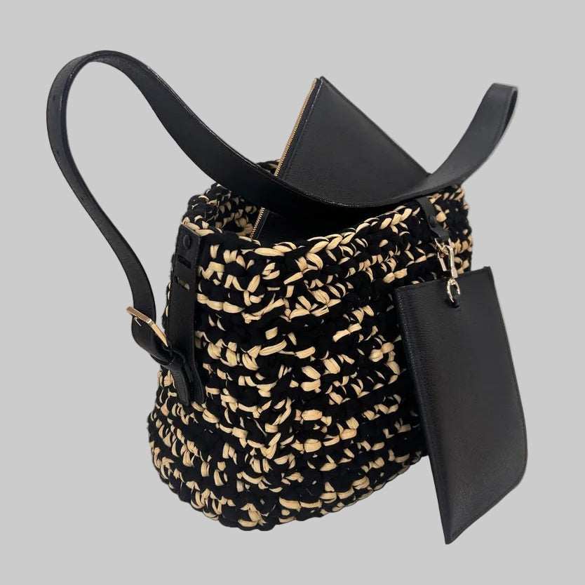 VALEXTRA Borsa secchiello intrecciata in raffia e tessuto nero