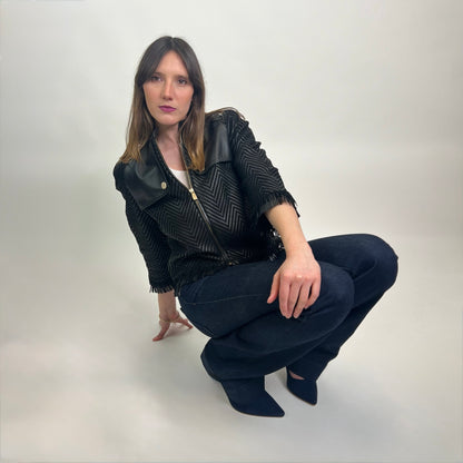 VERSACE COLLECTION Giacca in pelle nera intrecciata con frange