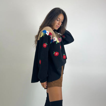 VIVETTA Maglione beige e nero con fiori ricamati