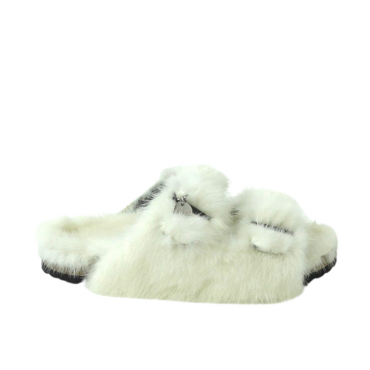    Scarpe Musquè create su modello Birkenstock, due fasce in visone bianco con base in visone bianco.  Possibilità di averle personalizzate in taglia, pelo e colore.      